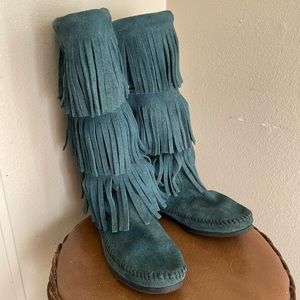 Blue Turquoise Minnetonka 3-layer fringe suede leather moccasins size 6 boots